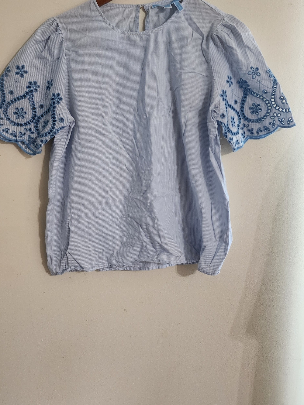 Draper James Blue White Seersucker Eyelet Embroidered Sleeve Blouse Sz L